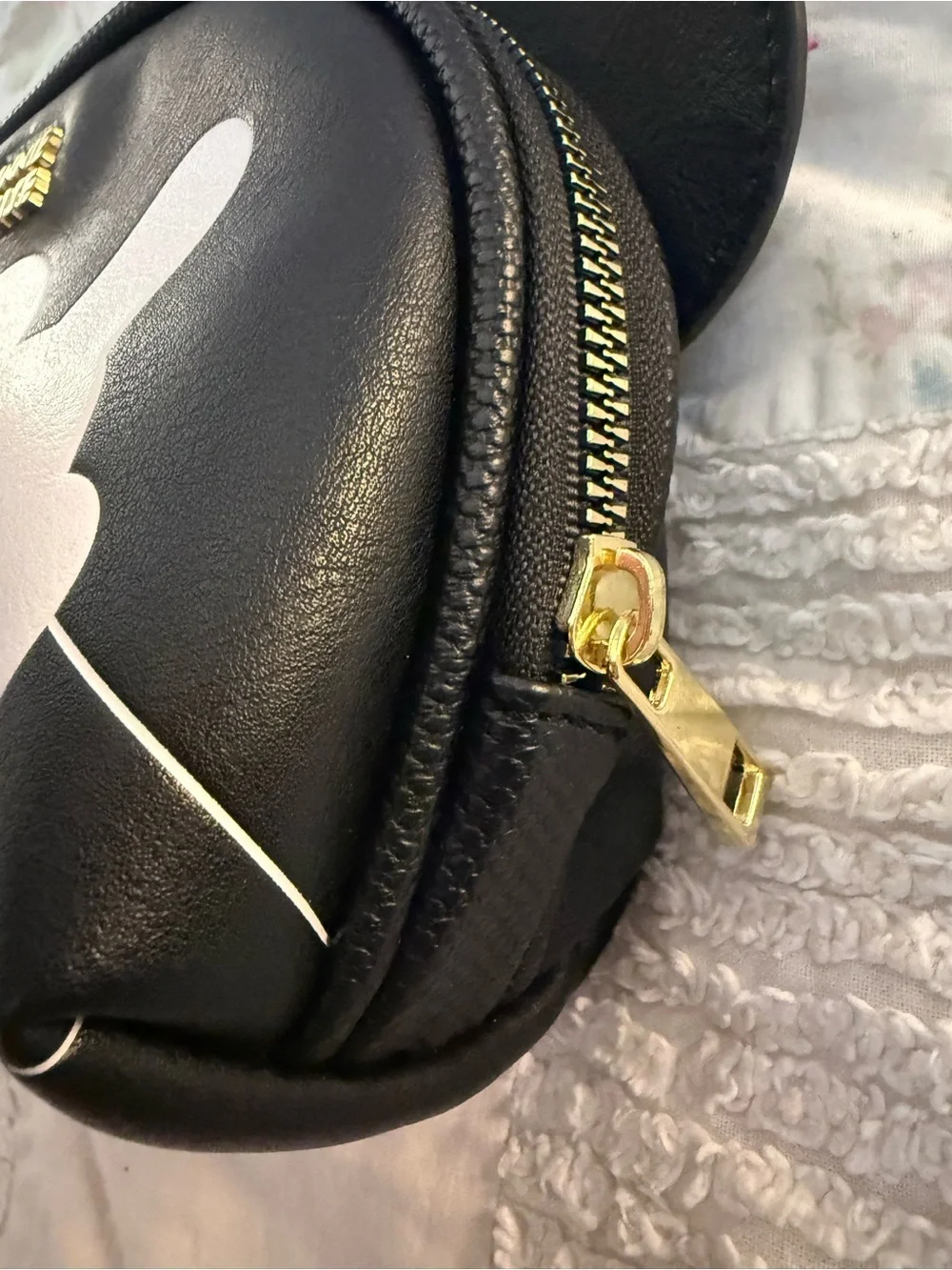Disney Minnie Mouse Black & Gold Bow Cosmetic Bag/Clutch